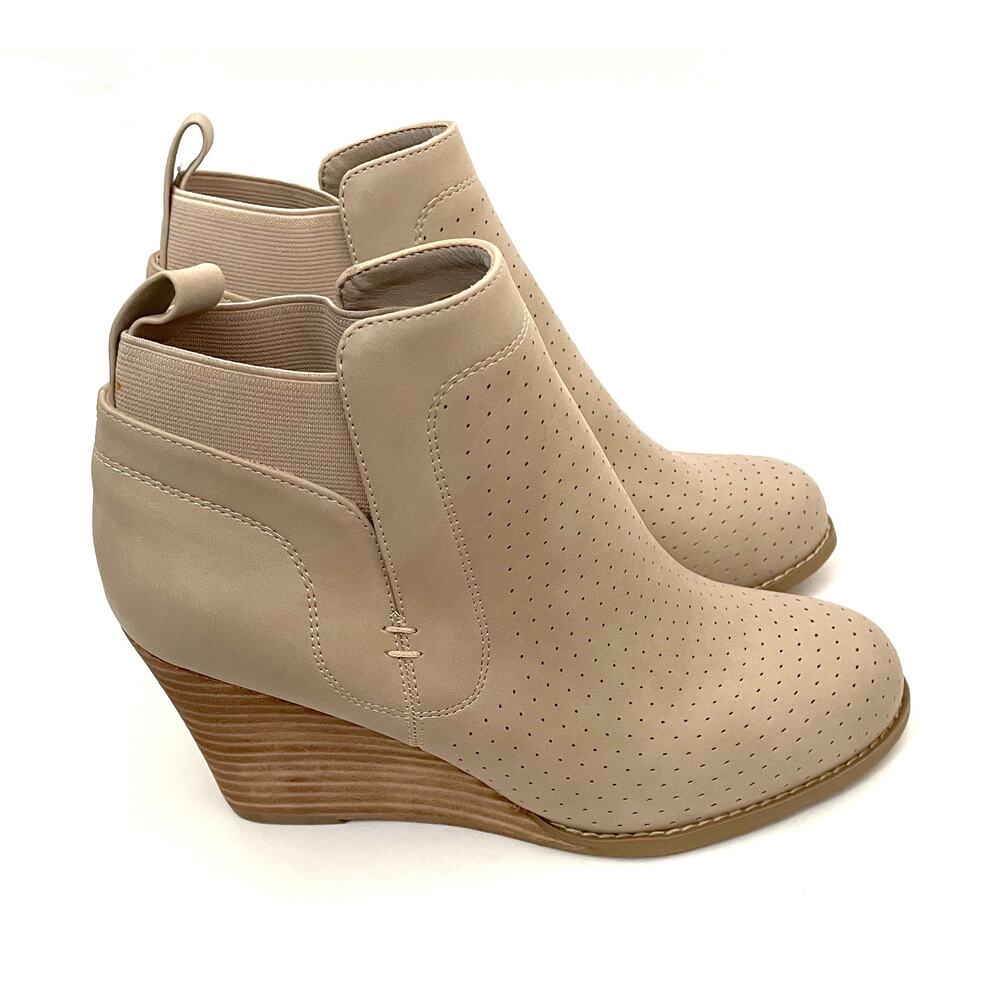 Dolce Vita Wedge Heeled Bootie Boots Tan Size 7.5 NEW